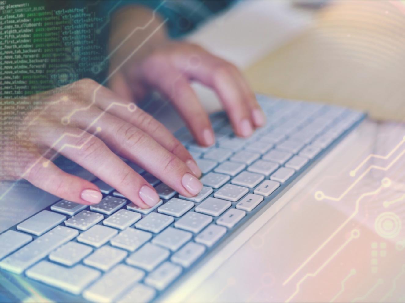 Praca z kodem na ekranie podczas sesji online
